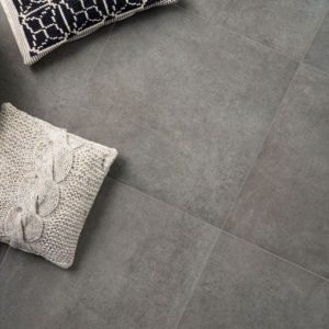 Betonlook tegels in verschillende formaten zoals 60x60, 80x80 of 90x90cm bij Top Tegel 04 nabij Ieper. We tonen je zowel betonlook tegels in gepolierde beton, rustige betonlook tegels als beige betonlook tegels