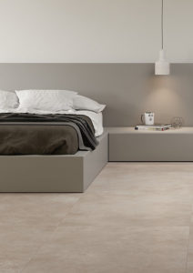 Moderne lichte slaapkamer met grote betonlook tegels 90x90cm in licht greige