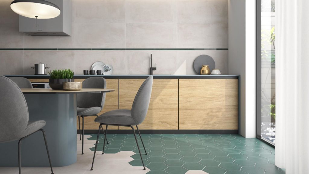 groene hexagon vloertegels in de keuken.