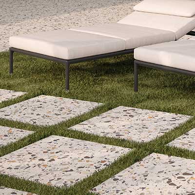 Buitentegels in keramische terrazzo of keramische terrazzo terrastegels te koop bij TopTegel in ieper.