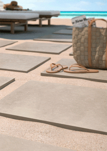 Tegel outlet in keramische terrastegels in verschillende formaten. Zowel houtlook, betonlook, beige of ceppo.